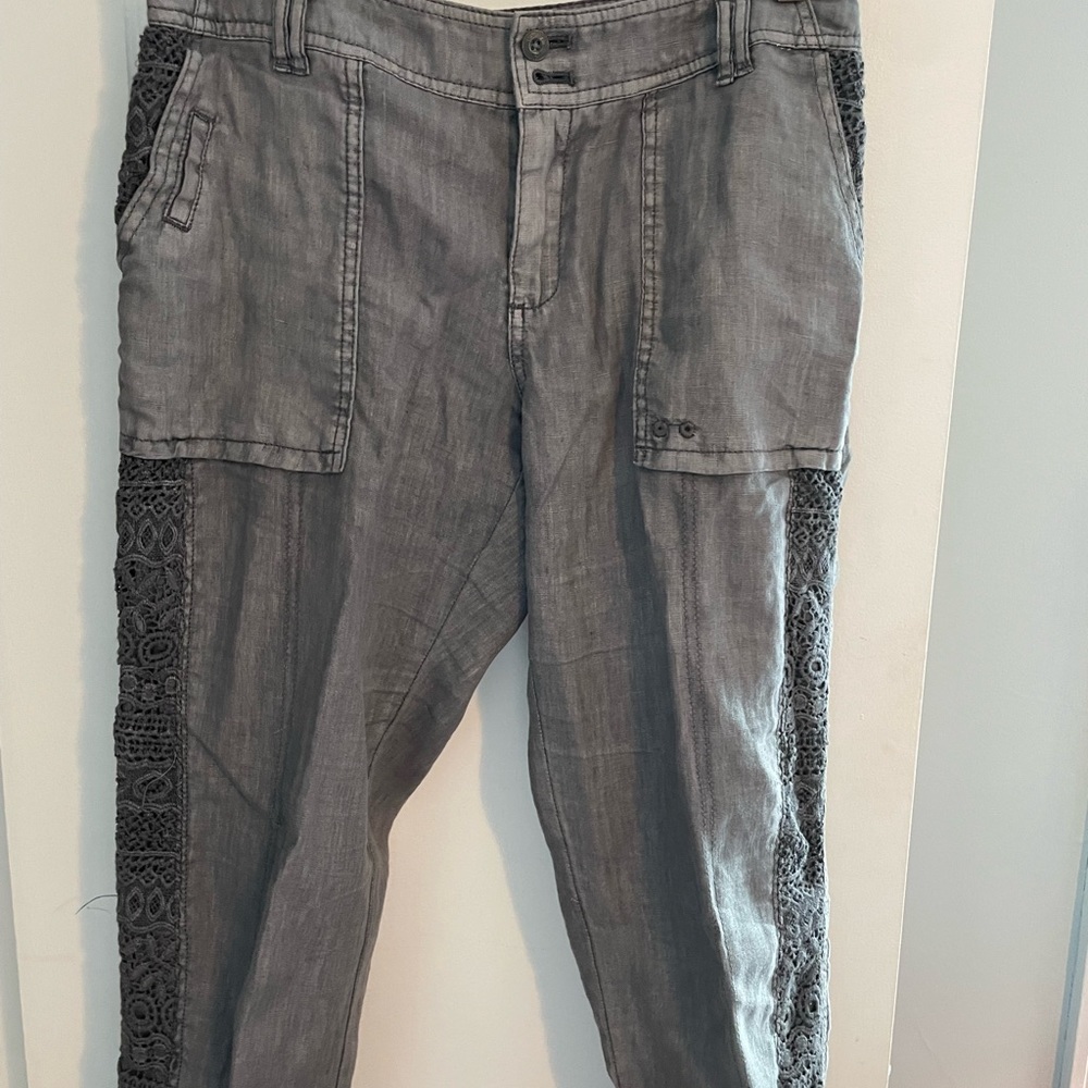 Cropped HEI linen pants with lace detail